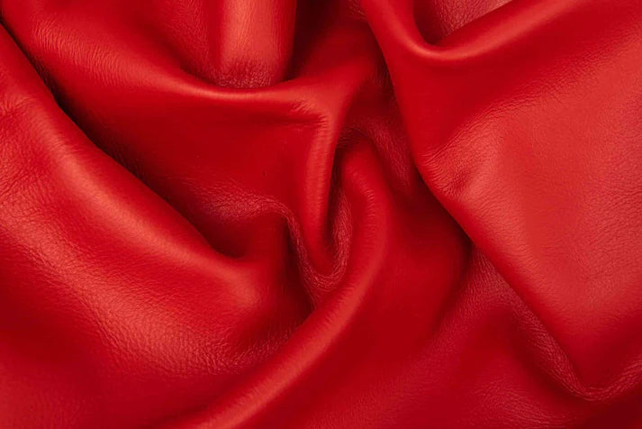Piel color rojo grabada