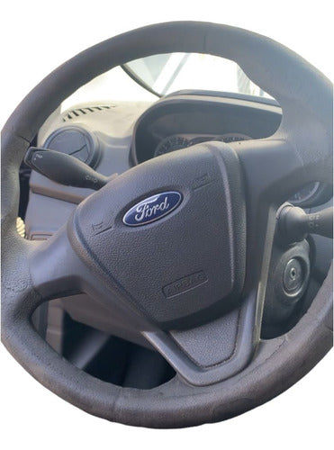 Funda Cubre Volante Cosido Piel Perforada Universal
